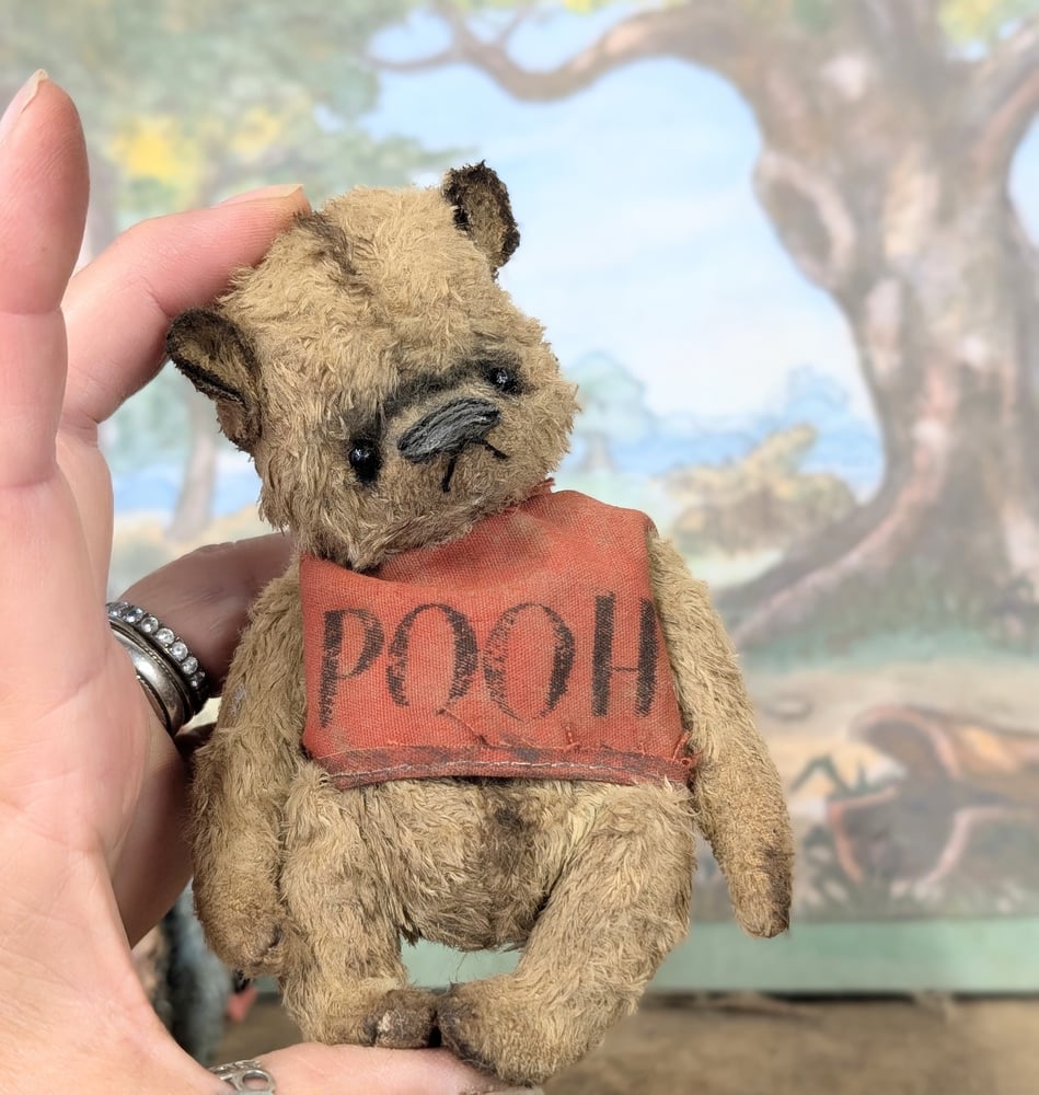 Image of "POOH"  a Teenie-Weenie 4" classic style Pooh bear by whendis bears.