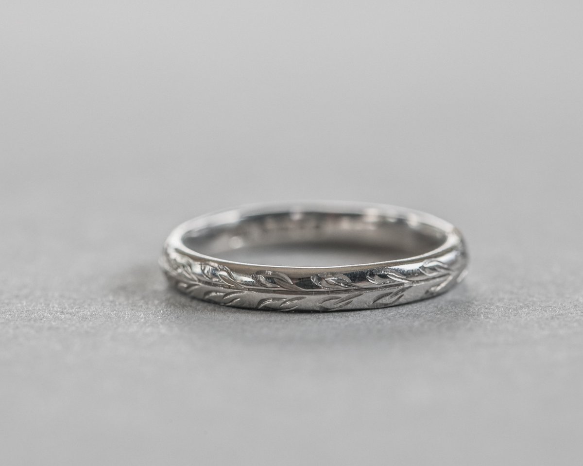Image of Platinum 3mm ‘Olive leaf’ engraved ring