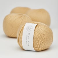 Image 2 of Krea Deluxe Organic Wool (Several Colors) 