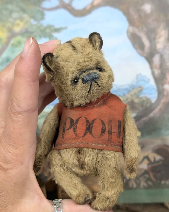 Image of "POOH"  a Teenie-Weenie 4" classic style Pooh bear by whendis bears...