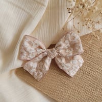 Cream Daisy Bow // Violet Collection 