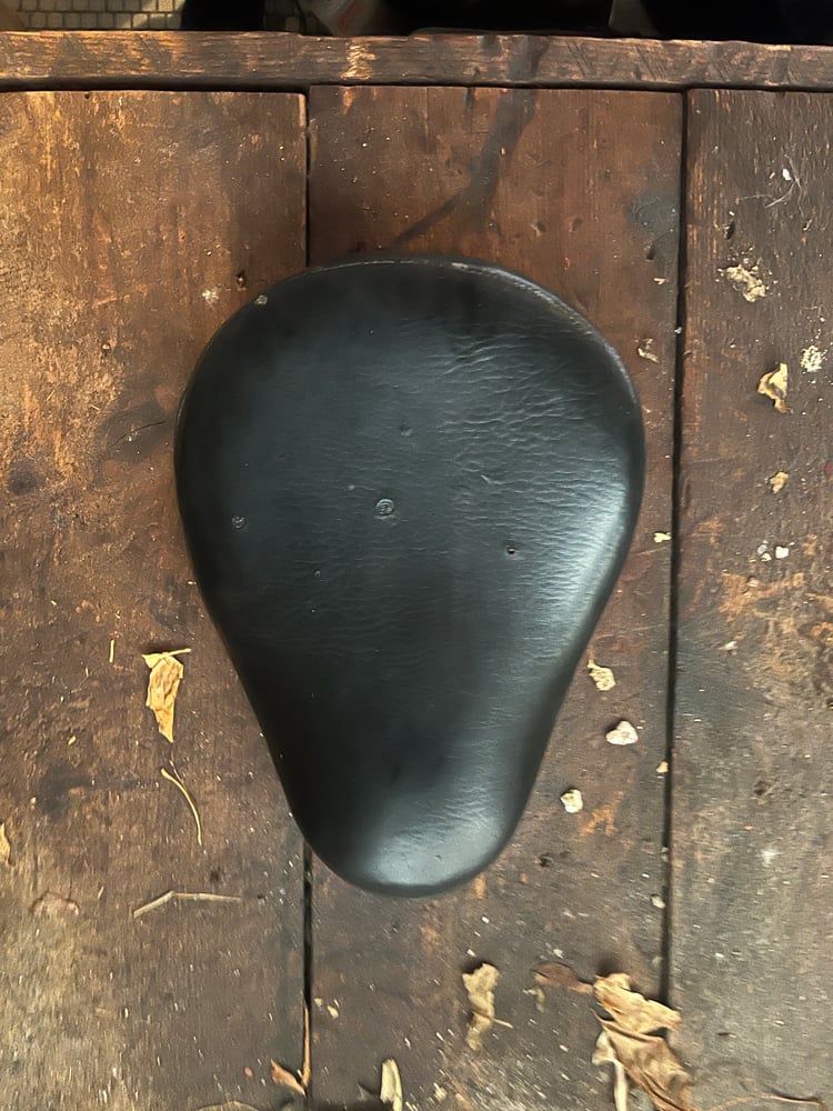 Image of Bates Style Solo Seat