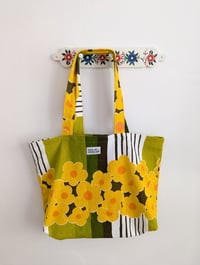 Image 1 of Tote M Beach Green & Yellow