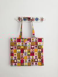 Image 4 of Tote M Flower Checker