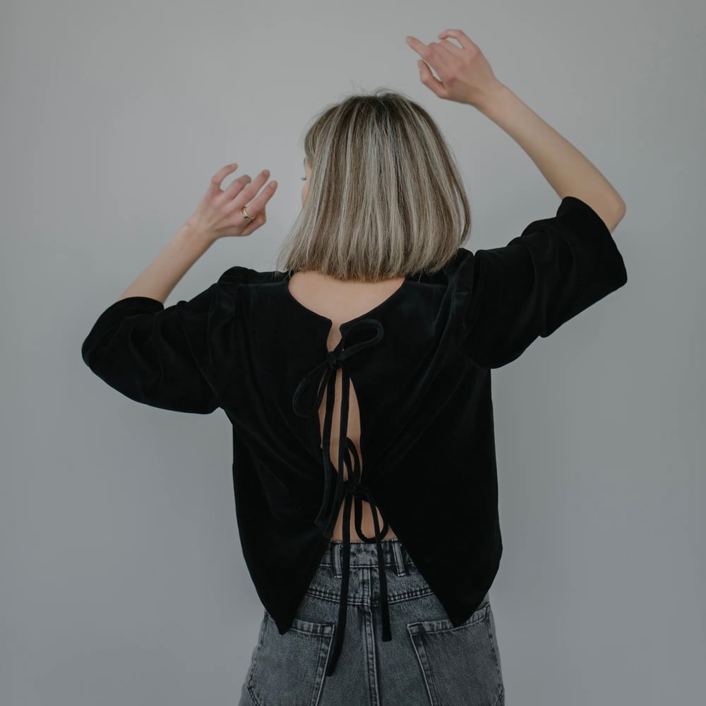 Image of Pre-order: Margareth shirt in black velvet 100% organic cotton in Berlin, handmade in Berlin