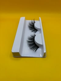 Image 2 of False Lashes Style E