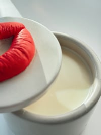 Image 4 of PERFUMED CANDEL “HOT KISS”