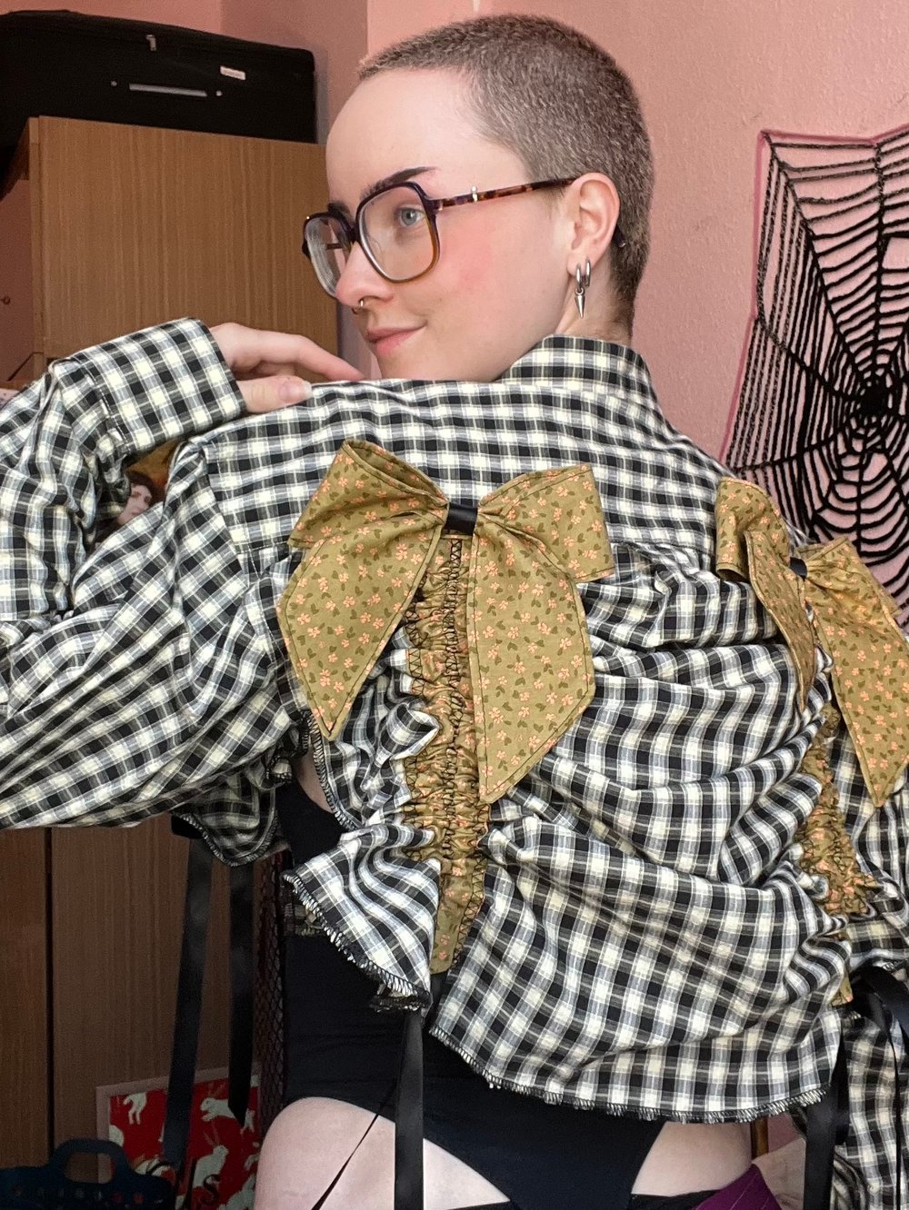 Image of RUFFLY BOW SHIRT #6.5