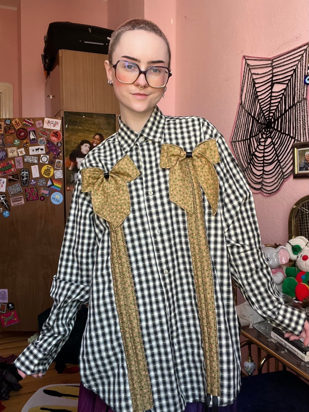 Image of RUFFLY BOW SHIRT #6.5