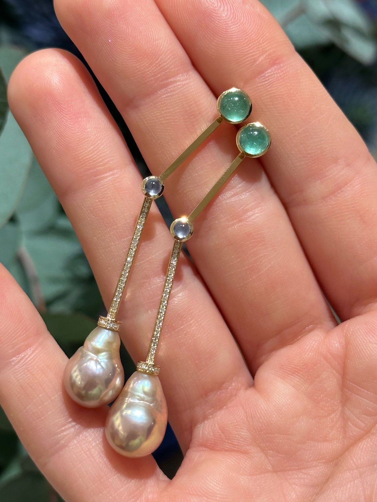 Image of Pendulum Earrings Champagne Baroque