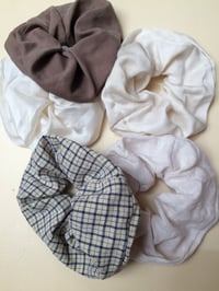 Image 4 of Set Of 3 Pieces Linen and Velvet Hair Scrunchies