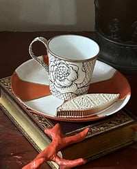 Tasse à café  papier Antoinette Poisson et son calisson 