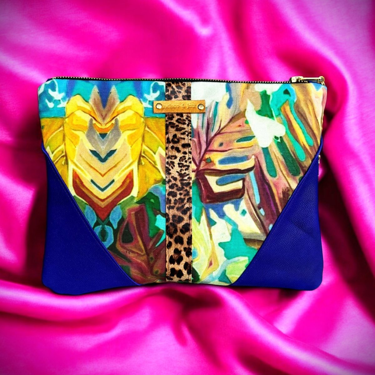 Image of Tropical Sound Wristlet Clucth