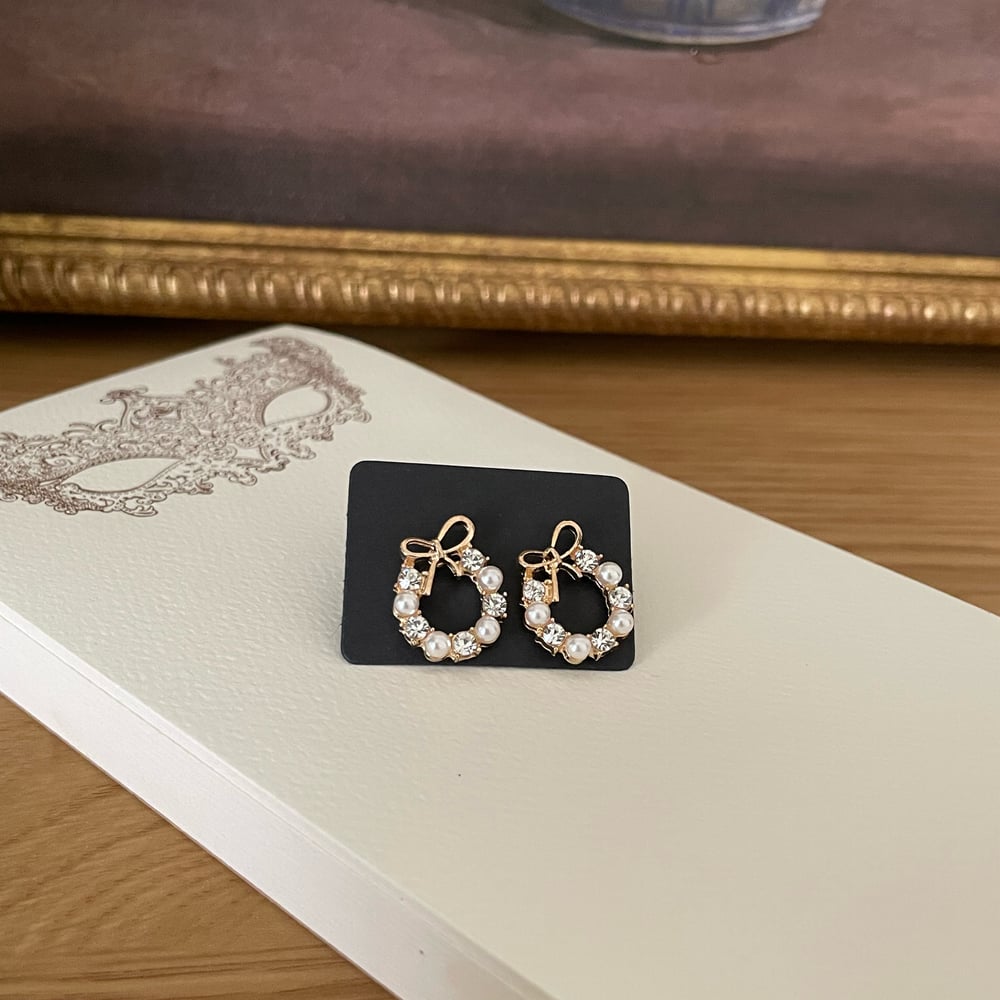 Image of Fancy Bow Earrings