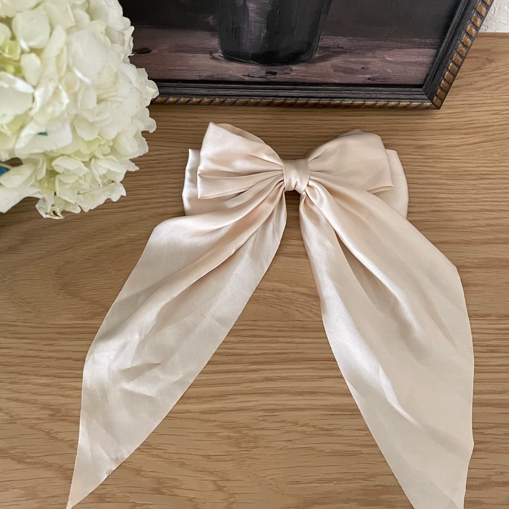 Image of Cream Bow