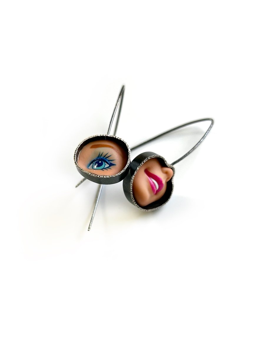 Image of Smile & Eye Pull-Thru Earrings 2