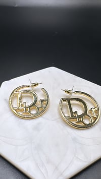 Gold d hoops