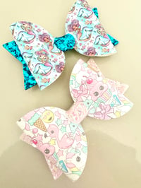 Image 1 of Summer bows