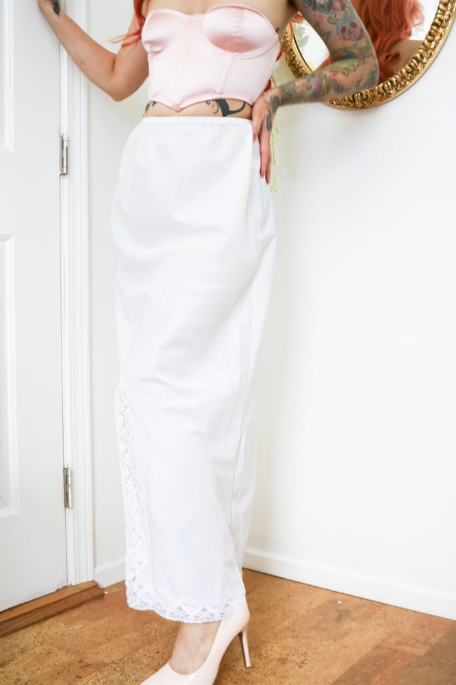 Image of Vintage 1970s Wondermaid Floor Length Half Slip (Medium)