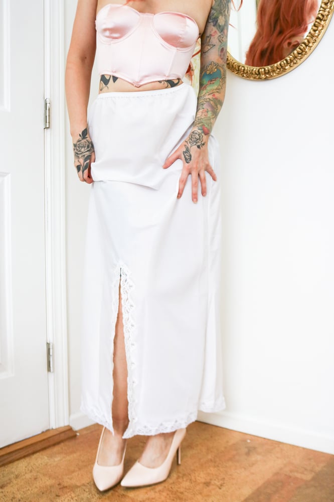 Image of Vintage 1970s Wondermaid Floor Length Half Slip (Medium)