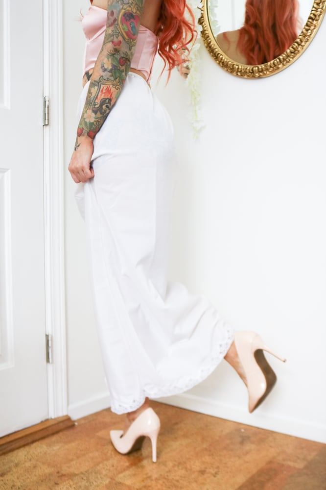 Image of Vintage 1970s Wondermaid Floor Length Half Slip (Medium)