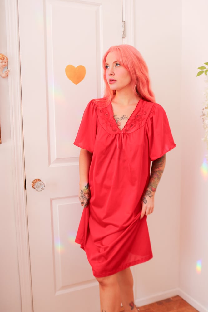 Image of Vintage 80s Kelly Reed Bright Red Nightgown with Floral Embroidery Details (1X)