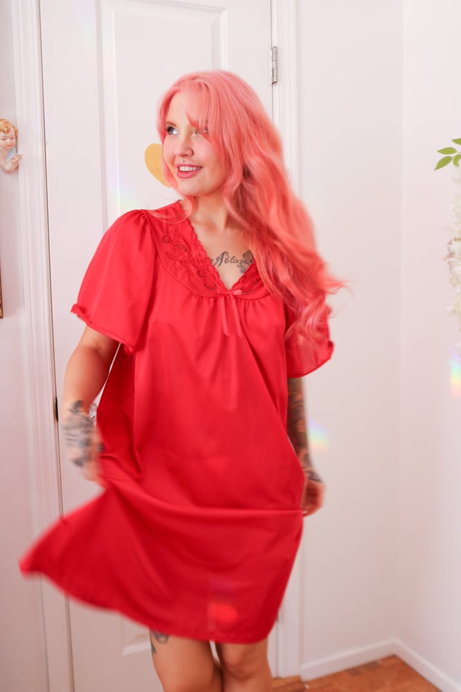 Image of Vintage 80s Kelly Reed Bright Red Nightgown with Floral Embroidery Details (1X)
