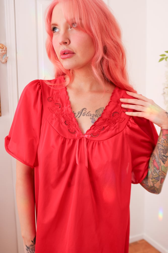 Image of Vintage 80s Kelly Reed Bright Red Nightgown with Floral Embroidery Details (1X)