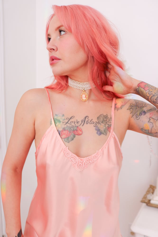 Image of Vintage 90s Romantic Moods Coral Nightgown (Medium)