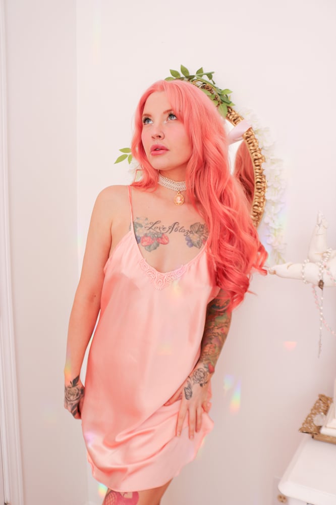 Image of Vintage 90s Romantic Moods Coral Nightgown (Medium)