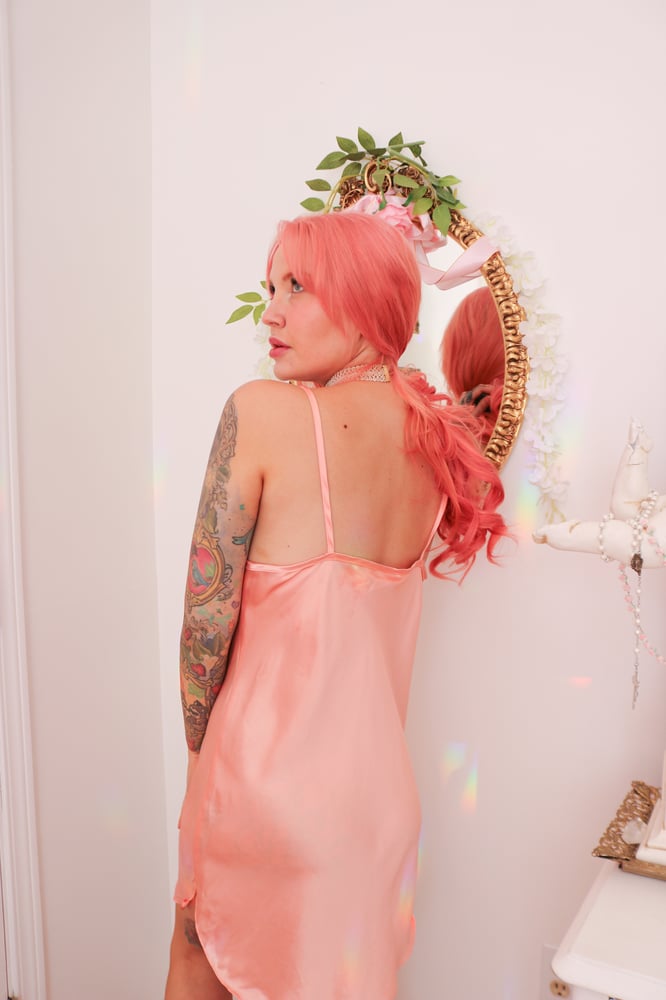 Image of Vintage 90s Romantic Moods Coral Nightgown (Medium)