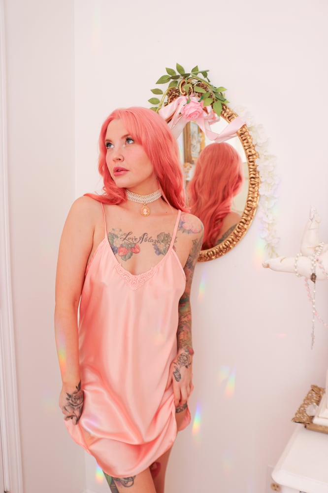 Image of Vintage 90s Romantic Moods Coral Nightgown (Medium)