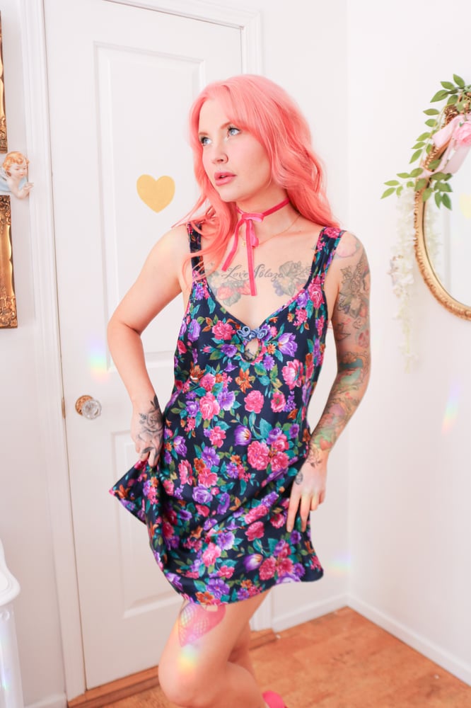 Image of 90s Adonna Rich Floral Print Nightgown (M-L) please read size