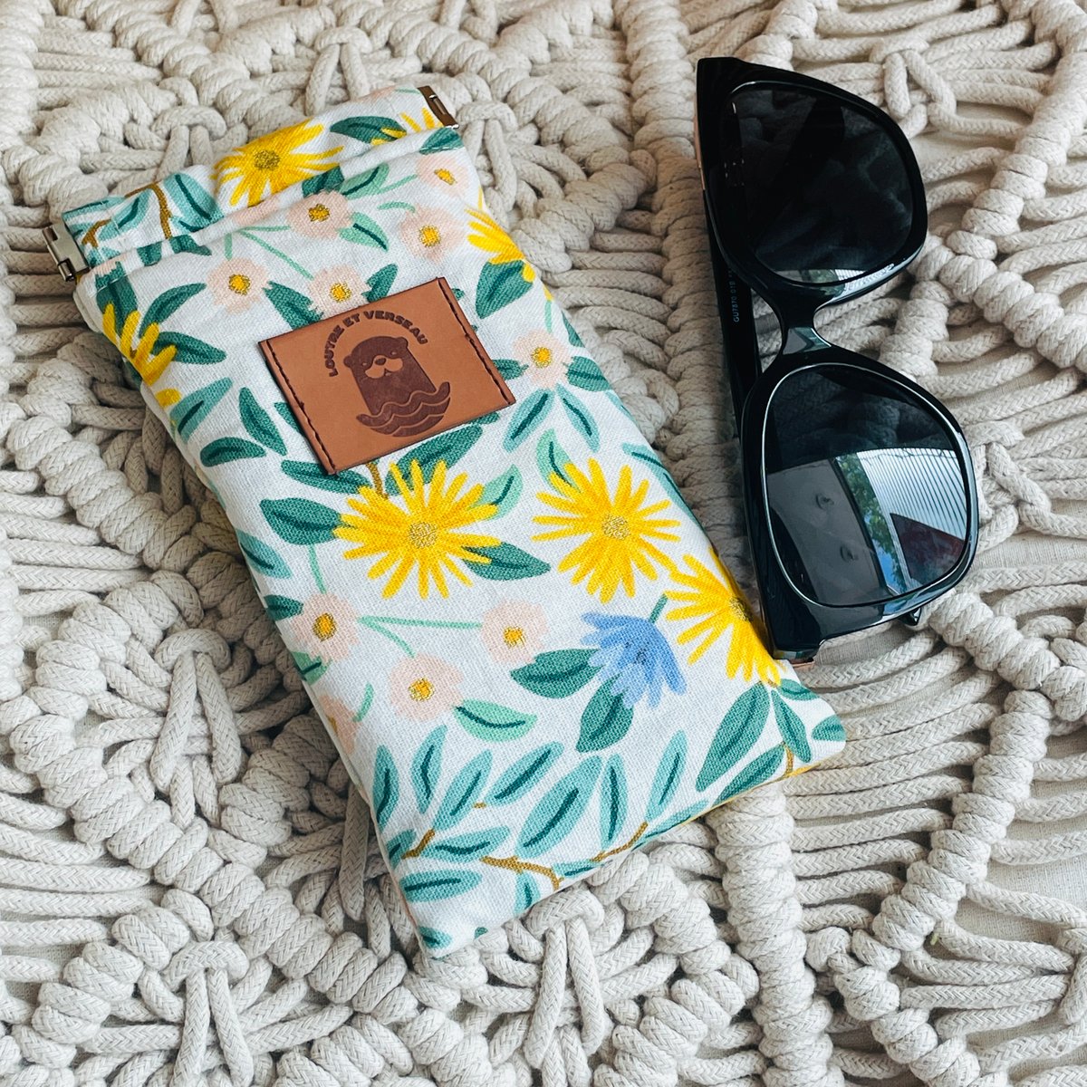 Étui à Lunettes De Soleil Peint à La Main – Motif Fleurs Russes – 6,4 X 2,3 X 1,1 Pouces