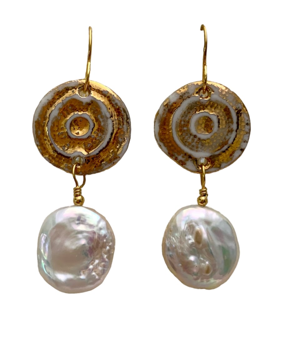 Image of Antique gold coin pearl earrings (2 x 6cm)