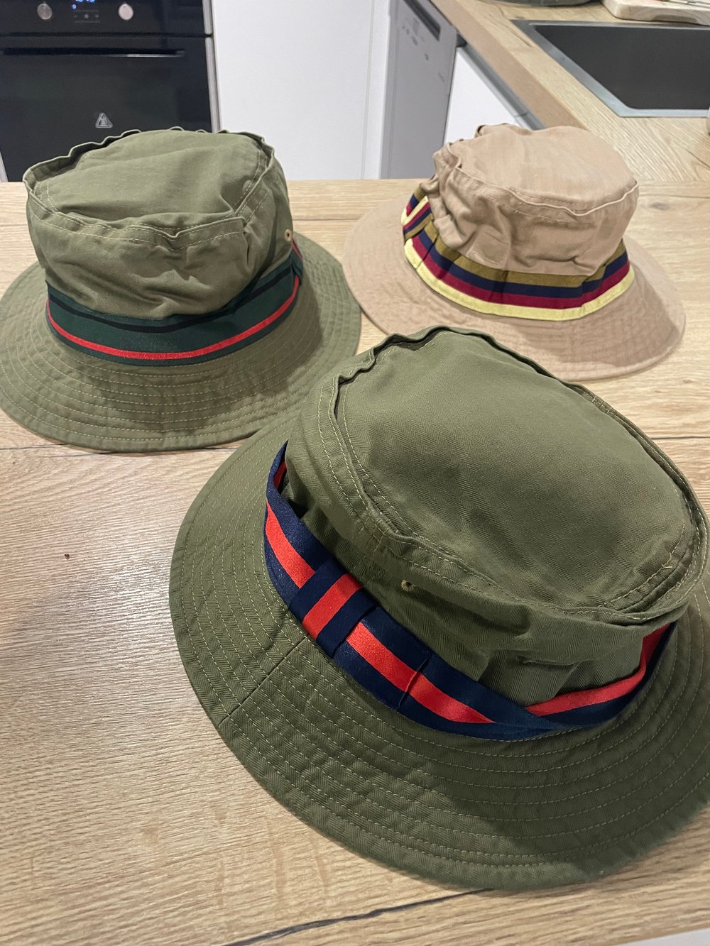 AWMS x PAPA NUI "THE CORRESPONDENT" BUCKET HAT (green / black ribbon) 