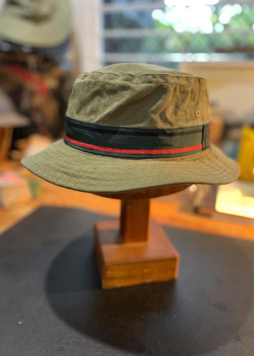 AWMS x PAPA NUI "THE CORRESPONDENT" BUCKET HAT (green / black ribbon) 