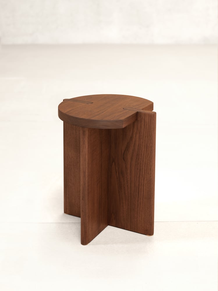 Image of x+l 16 cut circle stool