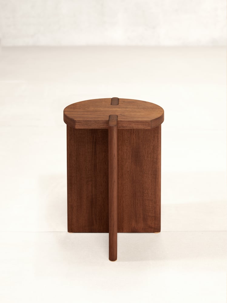 Image of x+l 16 cut circle stool