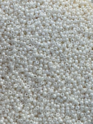 Ceylon cream, Miyuki seed beads str.11