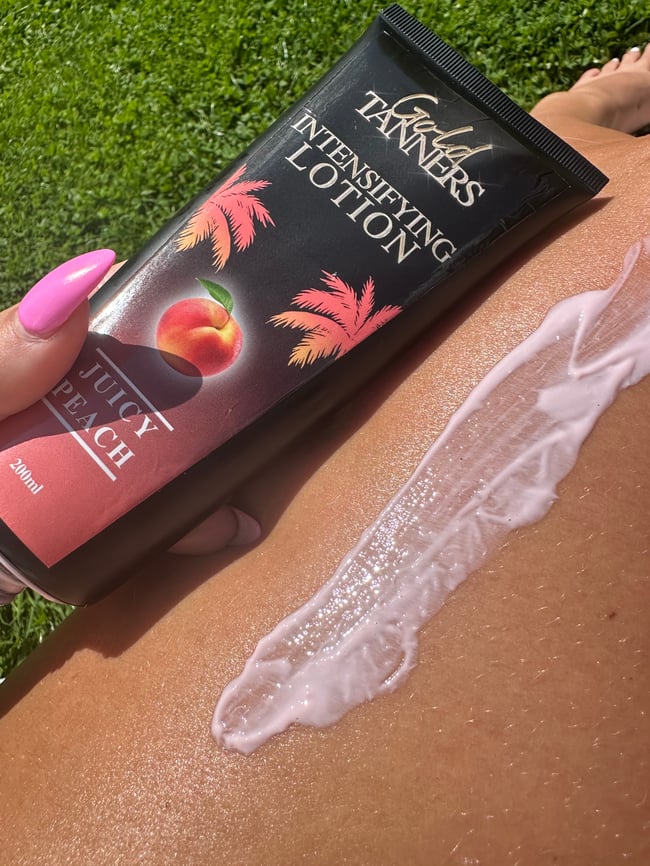 Juicy Peach intensifying Sunbed cream
