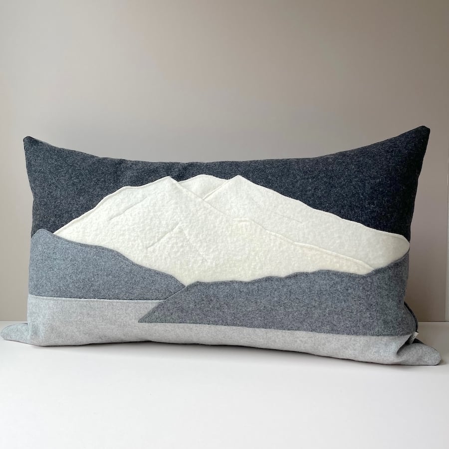 Image of Tahoma / Mount Rainier from Olympia Landscape Cushion