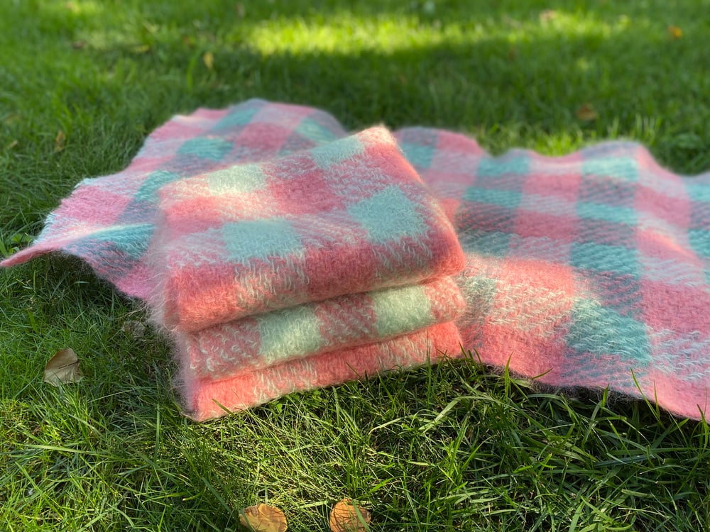 Image of plaid mohair bb blankets - mint/pink 