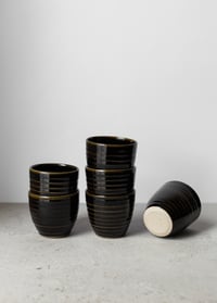 Image 3 of Nori ribbed curve cup