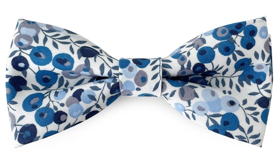 Image of Liberty blue floral pre-tied bow tie