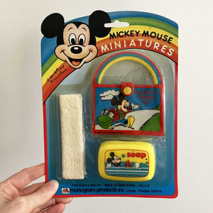 Image of Set de voyage Mickey Mouse années 70 stock neuf