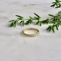 Image 5 of 3mm Wreath Ring in Gold