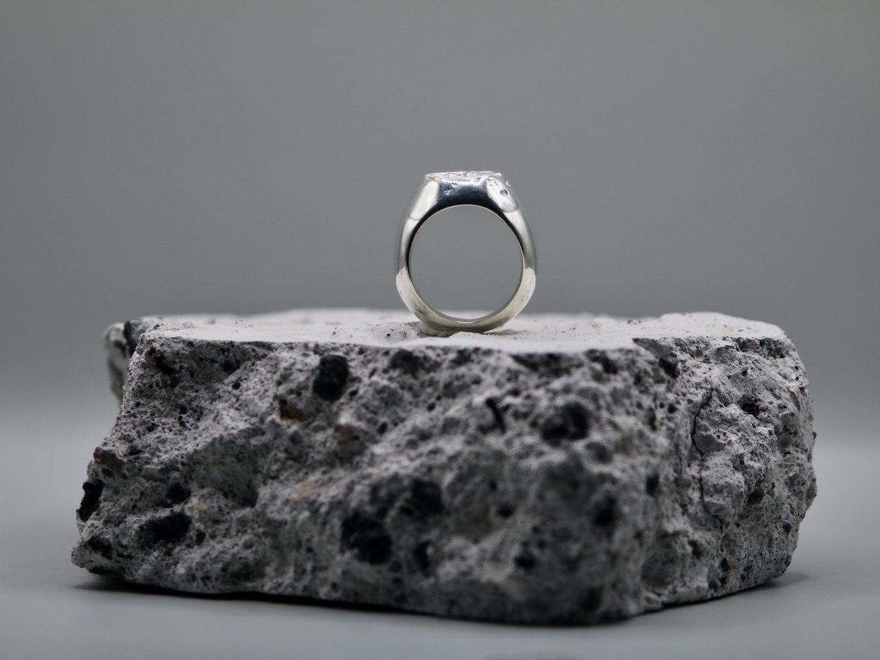 chunky signet ring