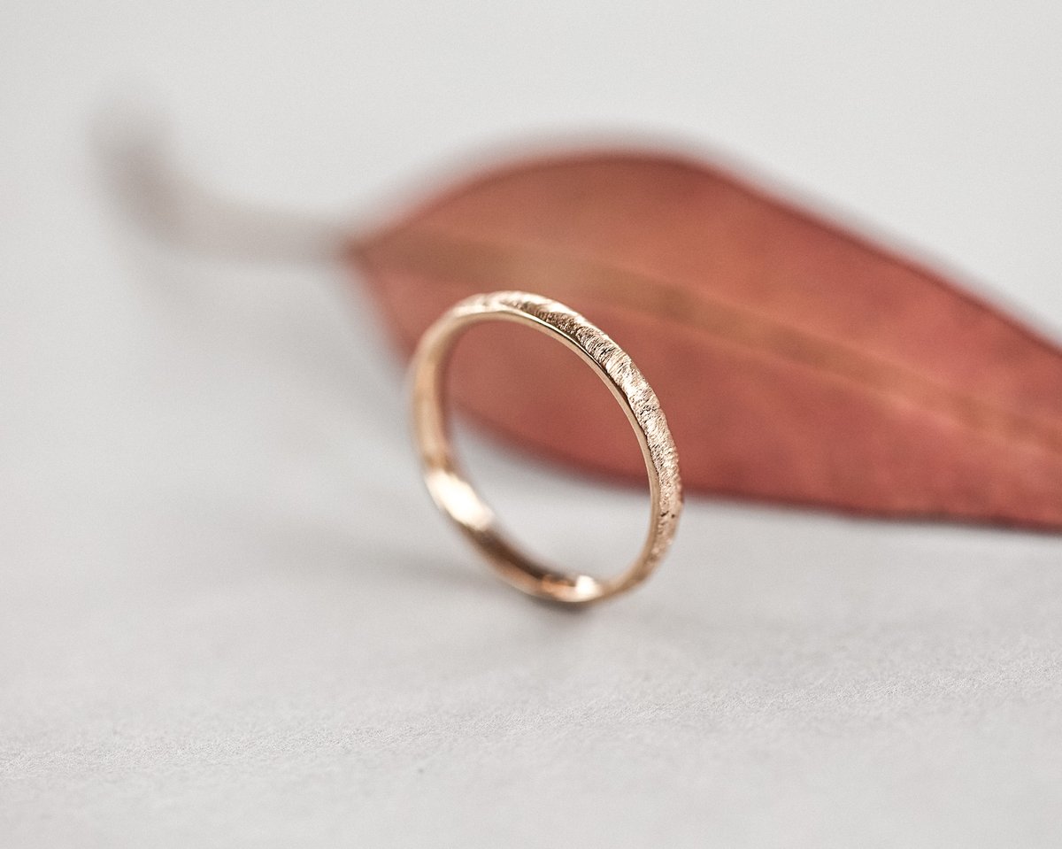 Image of 18ct rose gold 2mm horn texture ring