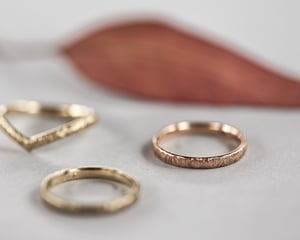 Image of 18ct rose gold 2mm horn texture ring